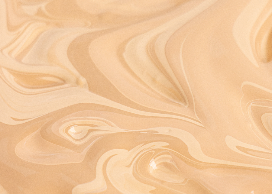 Fresca, natural y juvenil, como tu piel. ¡Luce un acabado glow con la Base Líquida Melu!