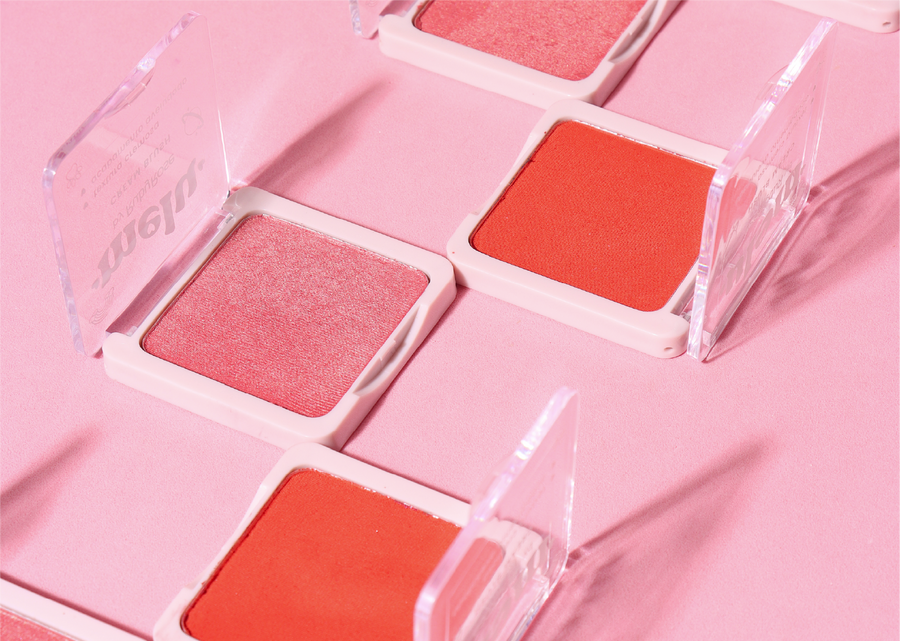 Mejillas y ojos con un solo producto. ¡Diviértete creando looks con el Play Blush de Melu!