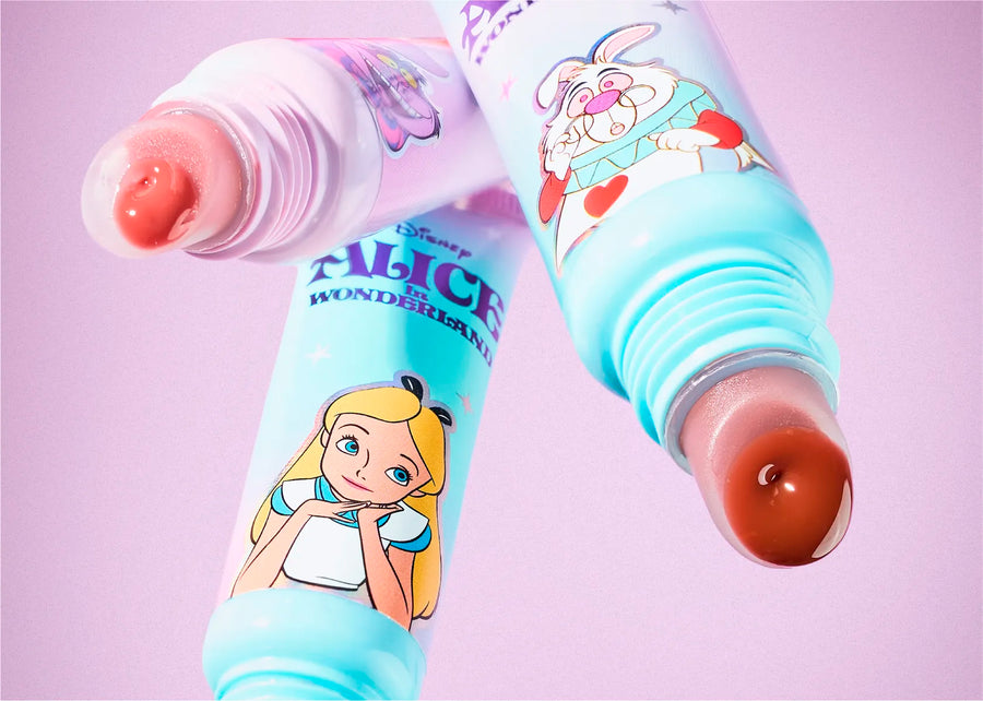 Color suave y glow que dura 12 horas. ¡Enamórate del Lip Gloss Colapsible de Alicia!