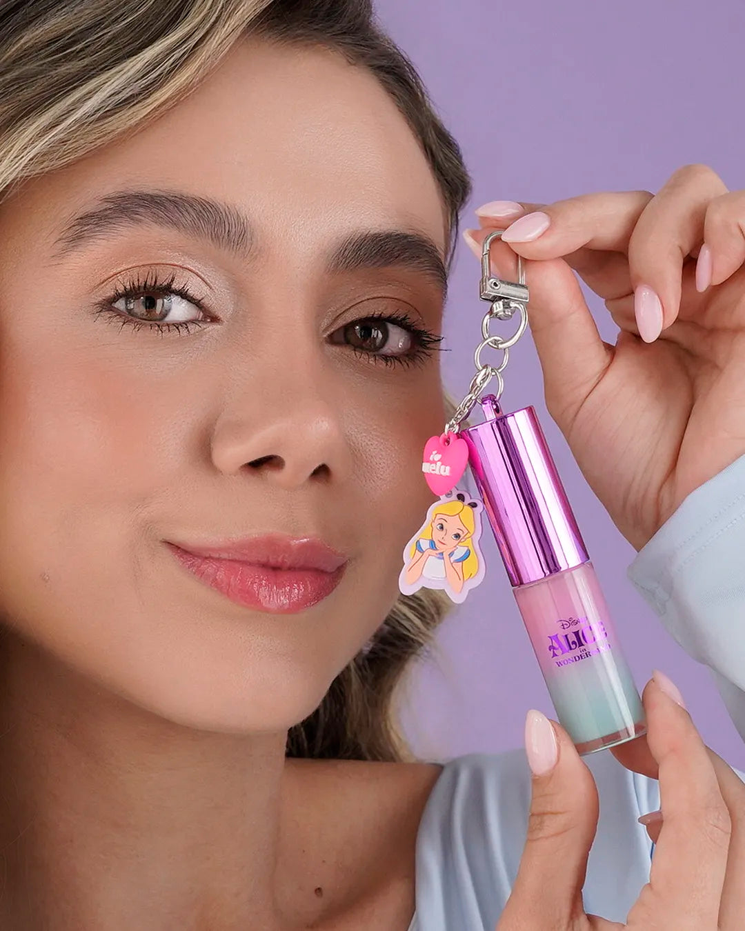 LIP GLOSS HIDRATANTE CON CHARM ALICIA