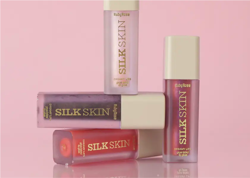 Un toque de lujo para labios irresistibles. ¡Brilla con confianza con el Gloss Silk!